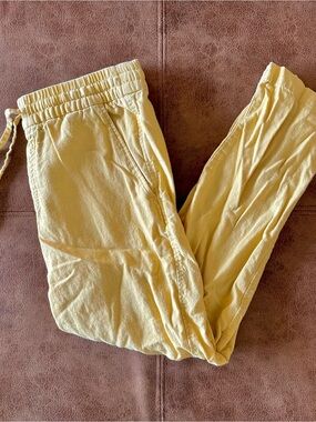 GAP Lemon Yellow Linen Capris